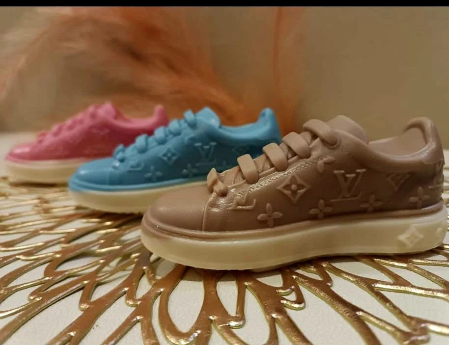Scarpa Sneaker Griffe. Stampo in silicone anche per Candele