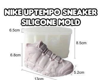 UPTEMPO. Scarpa Sneaker Nike Air di 13 cm. Stampo in silicone anche per Candele