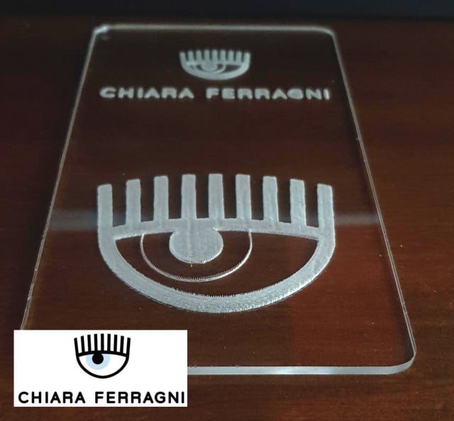 Logo Chiara Ferragni e Occhio. Grande Stampo Griffe in Rilievo di 17 x 10 cm