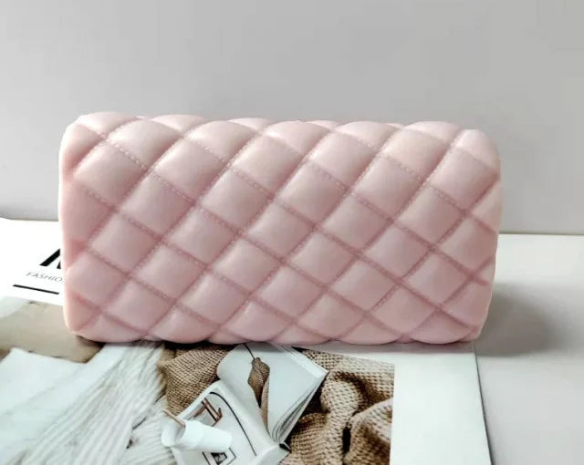 Grande Borsetta Logo Griffe Love MOSCHINO di 14.5 x h 8.5 x 4 cm. Peso 377 gr.