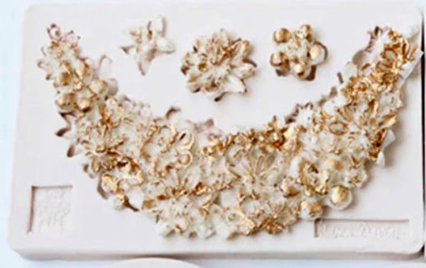 Fiori e Perle. Bordo Collana Floreale di 12 cm. Stampo in silicone