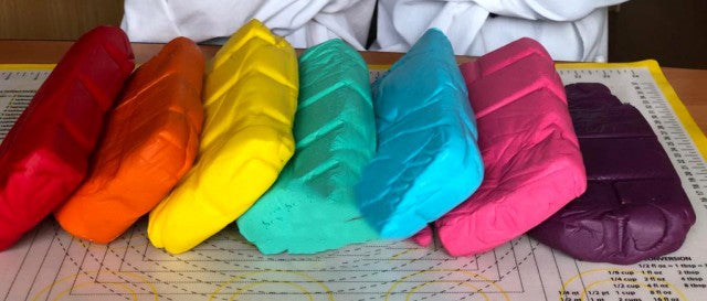 1 Kg. Pasta di zucchero World products shop in moltissimi Colori. Gluten Free