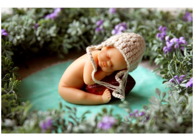 Neonato appoggiato. Stampo in silicone anche per Candele