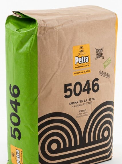 PETRA 5046. Farina per impasti pizza italiana lievitazioni brevi tipo 0. W 180-220