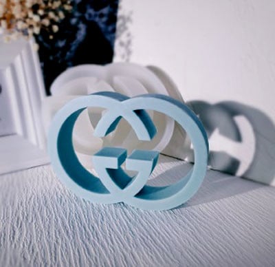 Grande Logo Griffe Gucci di 14 x h9 x 3 cm. Stampo in silicone anche per Candele