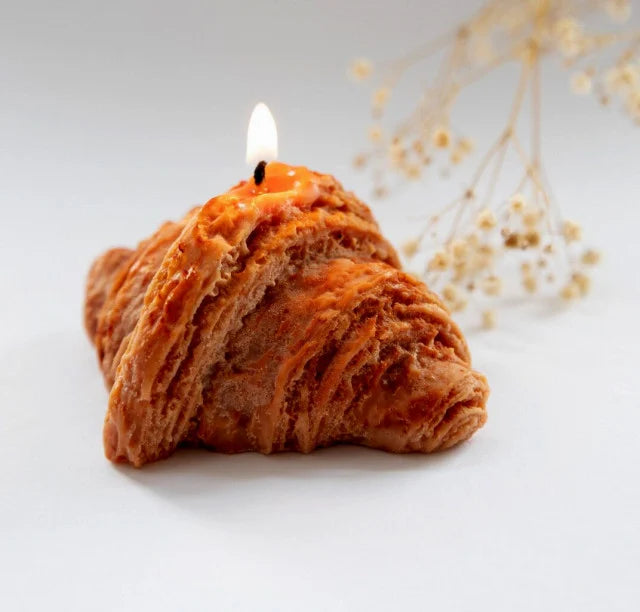 Cornetto Croissant di 7.5 x 5.5 x 3 cm. Stampo in silicone anche per Candele