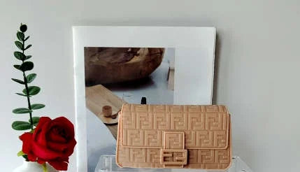 Stampo nuova Borsetta griffata Big o Medium. Stampo in silicone anche per Candele