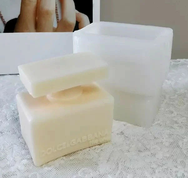 Stampo Profumo Logo Griffe Dolce e Gabbana The One di 8 x 6 cm. Stampo in silicone anche per Candele. MakeUp