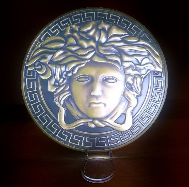 Medusa Griffe Versace con diametro 30 cm. Lampada da Muro o Tavolo Logo Griffe in Acrilico