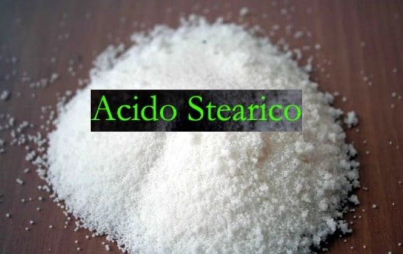 Stearina Vegetale. 1 Kg. Per accrescere la Solidità delle candele