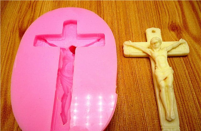 Croce con Gesù di 7 cm. Stampo in silicone