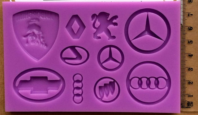 Mercedes Audi Lamborghini Renault Peugeut Chevrolet ecc. Logo Griffe Marchi Auto famosi