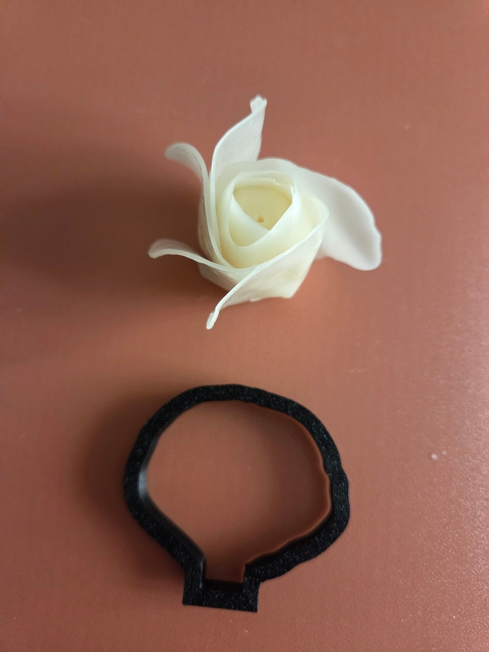 Rosa in Cera d'Api realizzata a mano. Set di 3 Stampi Cutter. WORLD PRODUCTS SHOP