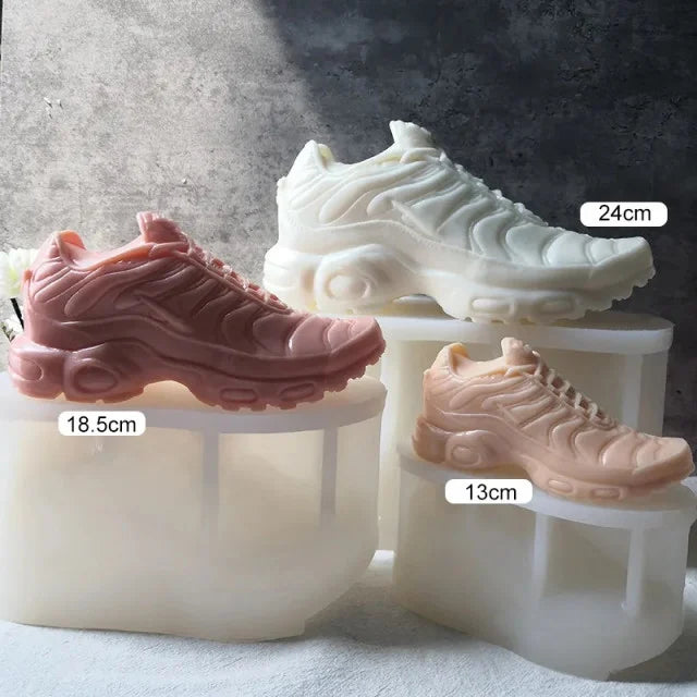 Tante Scarpe Nike Adidas Converse Snickers e molte altre. Stampo scarpa in silicone anche per Candele Disponibilità limitata