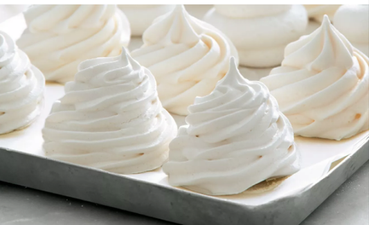 dolci,meringhe,colorate, decorazioni,glassate al cioccolato,artigianali,grandi.