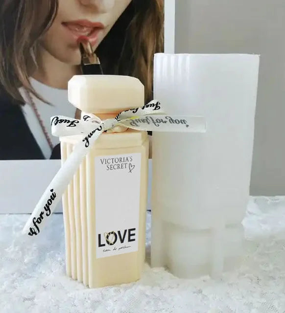 Stampo Profumo Logo Griffe Victoria Secret Love in silicone di 12.5 cm. Stampo in silicone anche per Candele. MakeUp