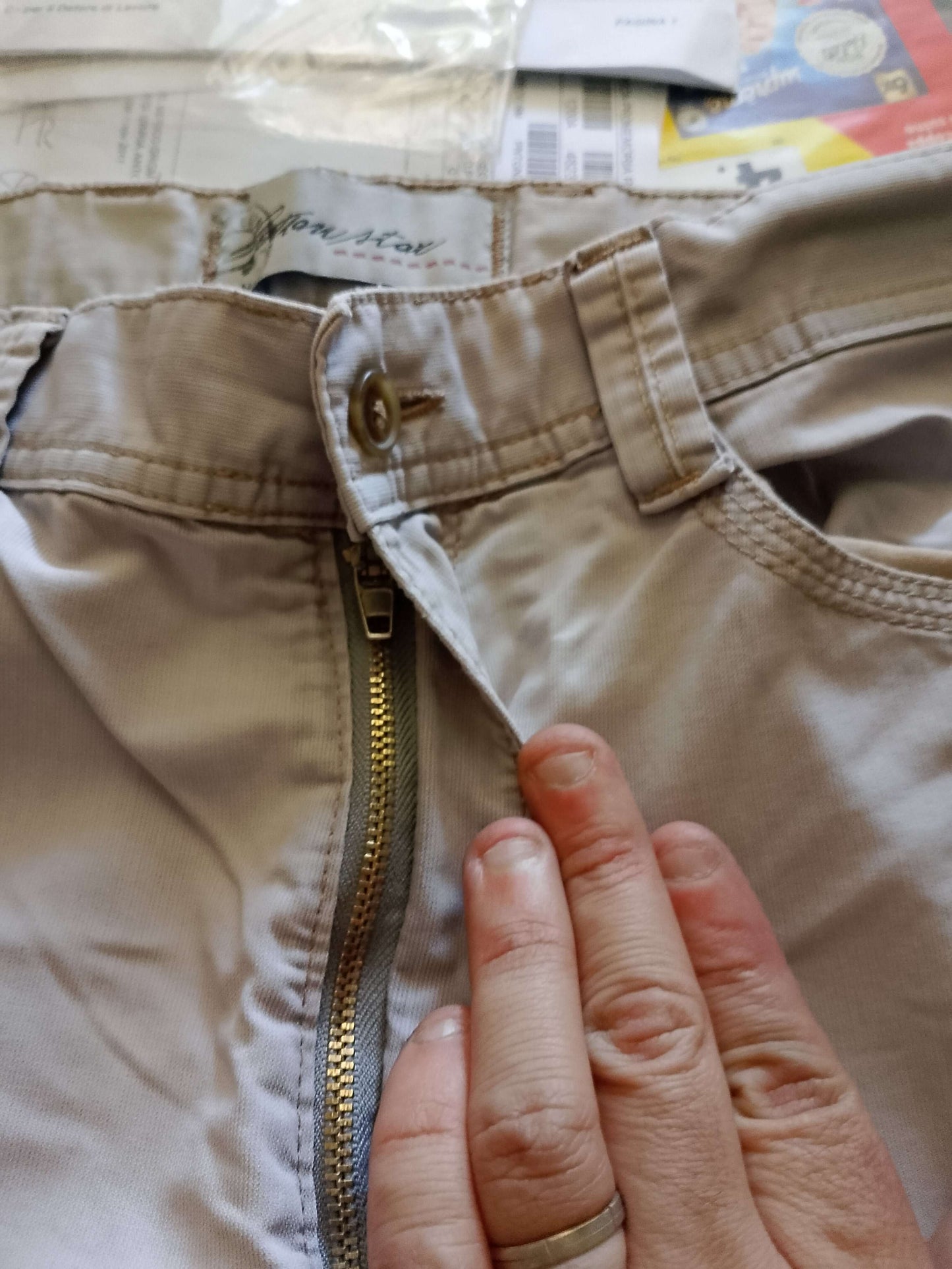 Pantalone Uomo.BEIGE. Pantaloni Eleganti. Tg54