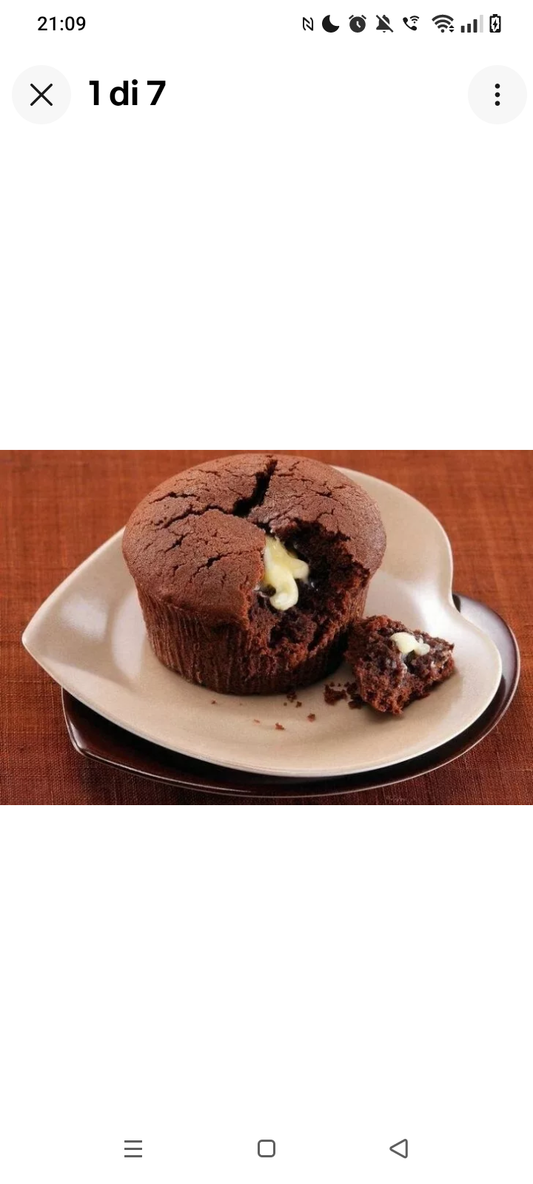 cuore morbido,muffin ripieno al cioccolato,pasqua,artigianale,dolce,pasticceria.World products shop